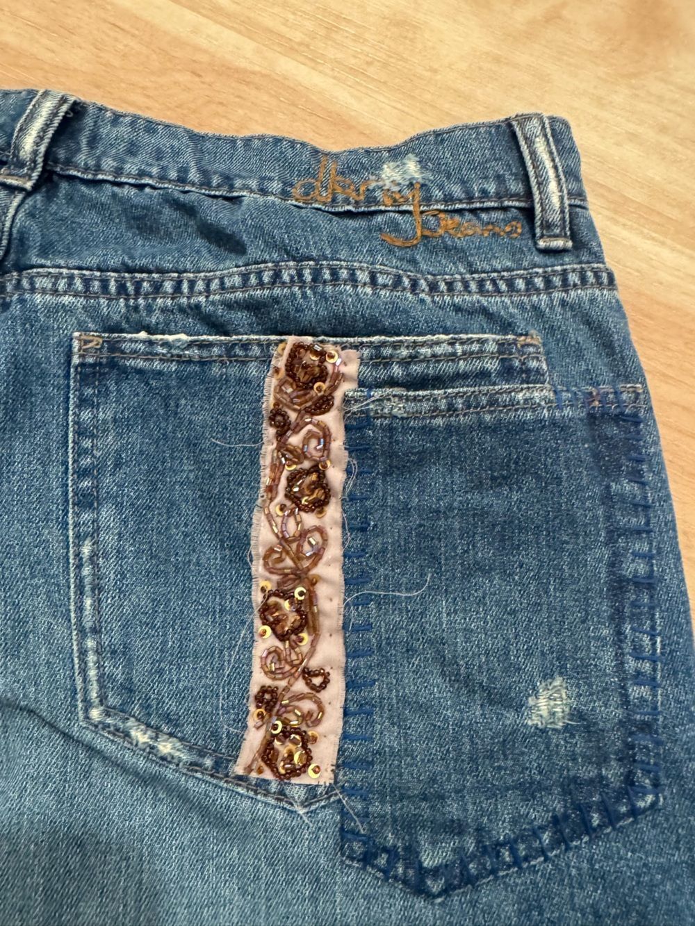 Dkny Jeans Y2K Soho Beaded Distressed Women's Jeans with Sequins Size 10 - Picture 4 of 7